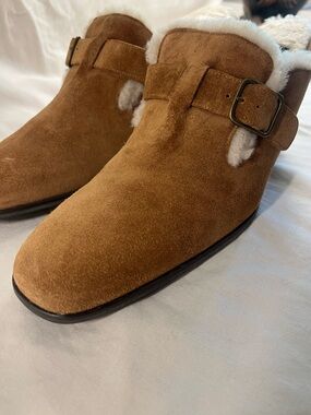 STUART WEITZMAN Light Brown Suede Block Heeled Clogs, Warm Sherpa Lining, 8A